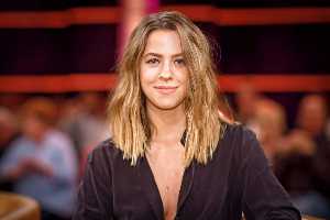Vanessa Mai provoziert im "billigen" Outfit und lässt tief blicken