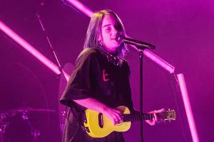 Zur Sicherheit der Fans: Billie Eilish unterbricht erneut ein Konzert