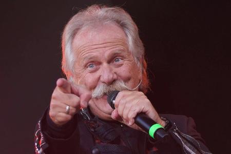 Höhner-Frontmann Henning Krautmacher setzt sich zur Ruhe Höhner-Frontmann Henning Krautmacher setzt sich zur Ruhe