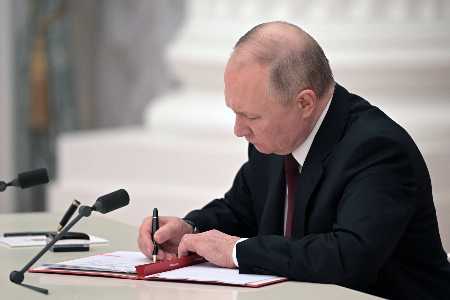 Putin Unterzeichnung Unabhängigkeit Volksrepubliken Luhansk und Donezk 
