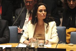 UN-Sonderbotschafterin Angelina Jolie sagt Ukraine-Opfern Hilfe zu
