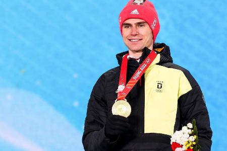 Dass die Kombinierer nicht an ihre Ausbeute von Pyeongchang mit dreimal Gold und je einmal Silber und Bronze herankommen, war absehbar. Am Ende wurde es einmal Gold von Vinzenz Geiger und Silber im Team. Stärker war nur Norwegen. Auch angesichts der Corona-Quarantäne von Eric Frenzel und Terence Weber konnte das deutsche Team mit dem Ergebnis zufrieden sein.