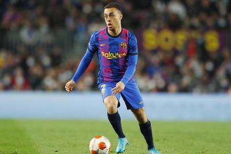 Immer wieder schießen Gerüchte ins Kraut, der FC Barcelona sei unzufrieden mit Sergino Dest. In diesem Zuge wird nicht selten der BVB als möglicher Abnehmer genannt. Selbiges gilt allerdings für den FC Bayern.
