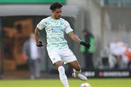 War bemüht, durch direkte Ideen nach Ballgewinnen für schnelle Konter zu sorgen. Hatte dabei nicht konstant Erfolg. Verletzte sich nach Kollision am Bayern-Strafraum schon früh am Knie.
