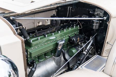 Packard Deluxe Eight Stationary Coupe (1932)