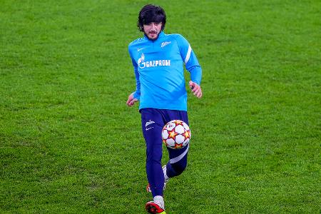 Gab kurz vor dem Ende sein Debüt für Leverkusen. Hatte keinen Ballkontakt mehr.