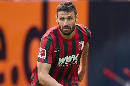 Gegen seinen Lieblingsgegner (zwölf Torbeteiligungen gegen den BVB) erstmals in diesem Jahr von Beginn an auf dem Rasen. Bekam auf der rechten Seite keinen Zugriff auf Guerreiro, der vor allem im ersten Abschnitt frei aufspielen durfte. Offensive Impulse gingen vom Ex-Schalker praktisch keine aus.