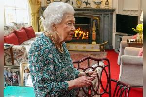 Queen Elizabeth II. zieht aus dem Buckingham Palace aus