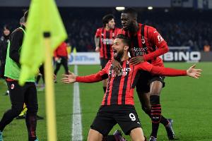 Sieg in Neapel: Giroud bringt Milan an die Spitze - Ibrahimovic zurück