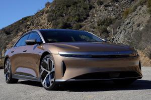 Teslas Alptraum ist sparsam und schnell