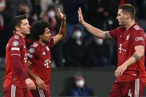 Dank Lewandowski-Hattrick: Bayern stürmt ins Viertelfinale