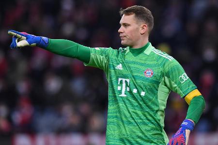 Rückte nach nur wenigen vollen Trainingstagen direkt wieder in die Startelf. Ließ sich die lange Pause zu keinem Zeitpunkt anmerken. Verhinderte mit einem Weltklasse-Reflex gegen Seiwald den schnellen Ausgleich (15.). Hielt die übrigen Annäherungen des Gegners meist ohne Mühe, war beim Gegentreffer dann machtlos. Machte den dritten Bayern-Treffer durch einen tollen langen Ball erst möglich.