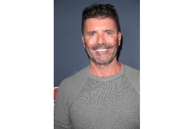 Simon Cowell bekam Post vom Anwalt einer Privatköchin, die ein Vorstellungsgespräch bei dem Talentsucher hatte. Dabei wurde sie gebeten, ihre Schuhe auszuziehen und bekam diese trotz aller Bemühungen ...