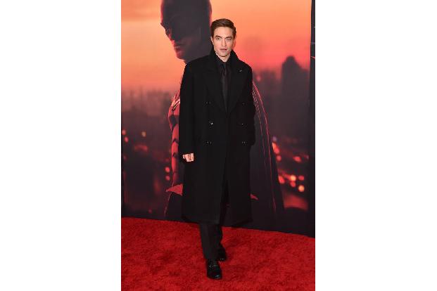 Batman ist zurück. Oder besser 'The Batman'. Am Dienstagabend (1. März) fand in New York die Premiere des neuen Superhelden-Epos' statt. Erstmals ist Robert Pattinson ins Fledermauskostüm geschlüpft, und alles soll anders werden... Batman ist zurück. Oder besser 'The Batman'. Am Dienstagabend (1. März) fand in New York die Premiere des neuen Superhelden-Epos' statt. Erstmals ist Robert Pattinson ins Fledermauskostüm geschlüpft, und alles soll anders werden...