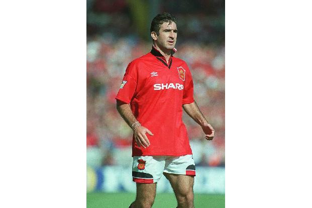 Eric Cantona galt Zeit seiner aktiven Karriere als schwierig, doch bei Manchester United schaffte man es, die Energie des französischen Stürmers zu bändigen — zumindest meistens. Nach einer roten Kart ...