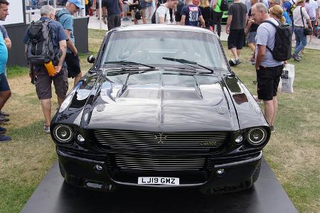 Charge Ford Mustang electric