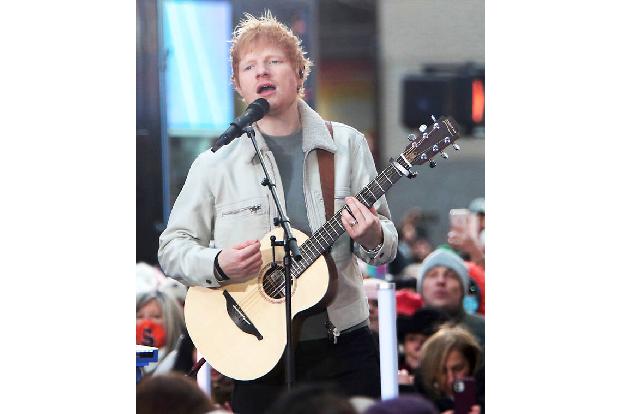 Ed Sheeran baut, was das Zeug hält, und das bringt die Nachbar*innen auf die Palme, verwandelt er doch sein Anwesen im Örtchen Framlingham in der Grafschaft Sussex immer mehr zur Festung und hat quasi ...