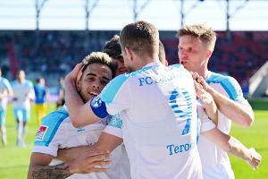 Noch ohne Interimscoach Büskens: Schalke meldet sich zurück