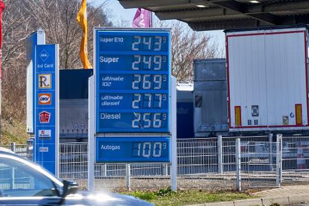 Explodierende Spritpreise: Was Autofahrer jetzt wissen müssen
