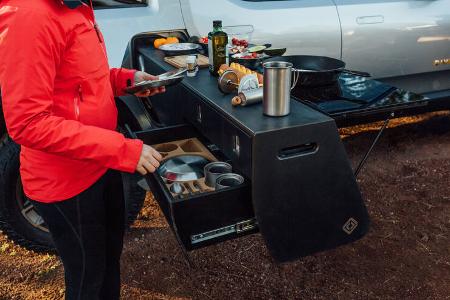 Rivian R1T Camping Küche