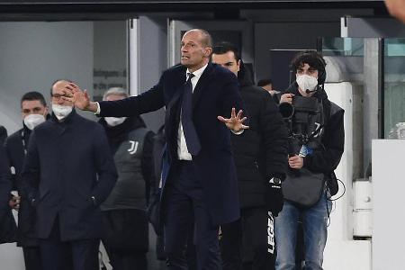 Der einstige Serienmeister startete desaströs in die Saison ist trotz inzwischen 15 Ligaspielen ohne Niederlage nur Tabellenvierter der Serie A. Zudem soll Trainer Massimiliano Allegri ein Kandidat bei PSG sein, sollte Mauricio Pochettino seinen Hut nehmen müssen. Juventus könnte für Tuchel im Sommer also durchaus eine Option sein - und umgekehrt.