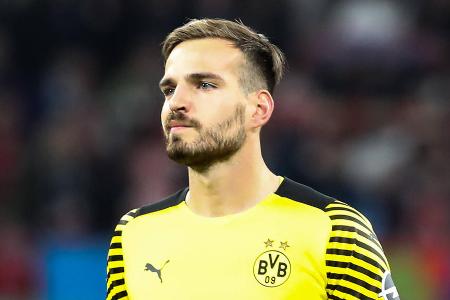 Leistete sich in der Anfangsphase mehrere größere Fehler und hatte Glück, dass Can absicherte. Stabilisierte sich in der Folge aber deutlich und fing dann viele Bälle ab. Blieb gerade mit dem Ball am Fuß allerdings wackelig und steigerte sich nach Fouls viel zu sehr in Rudelbildungen hinein.