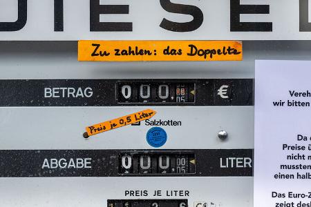 Brunner Tankstelle mit Halbliterpreisen