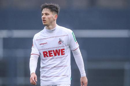 Blieb in den letzten Minuten eher unscheinbar. Fiel eher noch durch Ballverluste auf.