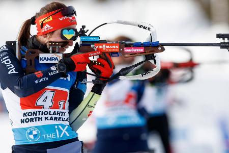 Die IBU-Cup-Gesamtsiegerin des Vorwinters bekam 2021/22 von Beginn an eine Chance im Weltcupteam und verblüffte alle. Sechs Top-10-Plätze, darunter der sensationelle Platz zwei im Sprint von Otepää, hätte der 24-Jährige wohl kaum jemand zugetraut. Dass Voigt die Olympia-Mixed-Staffel aus dem Medaillenrenne ballerte, ist ärgerlich, aber auch schon erfahrenen Athletinnen passiert.