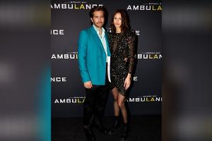 Jake Gyllenhaal mit Model-Freundin auf dem roten Teppich in Paris