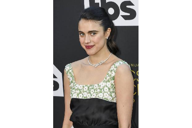 Berühmte Töchter? Auch da hat Pete schon mehr Erfahrung, ging er doch einige Monate mit Margaret Qualley, der Tochter von Hollywoodstar Andie MacDowell, aus. Länger hielt da die...