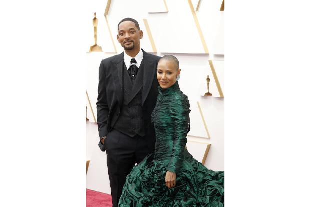 Diese Aktion überschattete die Oscar-Verleihung: Will Smith stürmte auf die Bühne, nachdem Chris Rock einen Witz auf Kosten seiner Frau Jada Pinkett Smith gemacht hatte — es ging um deren kahlrasierte ... Diese Aktion überschattete die Oscar-Verleihung: Will Smith stürmte auf die Bühne, nachdem Chris Rock einen Witz auf Kosten seiner Frau Jada Pinkett Smith gemacht hatte — es ging um deren kahlrasierte ...