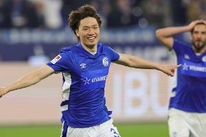 Enges Aufstiegsrennen: Schalke springt an die Tabellenspitze