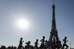 Gelmisa und Jeptum siegen beim Paris-Marathon