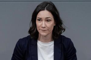 Familienministerin Anne Spiegel tritt von ihrem Amt zurück