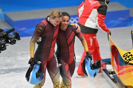 Bob-Olympiasiegerin Jamanka zurückgetreten Bob-Olympiasiegerin Jamanka zurückgetreten