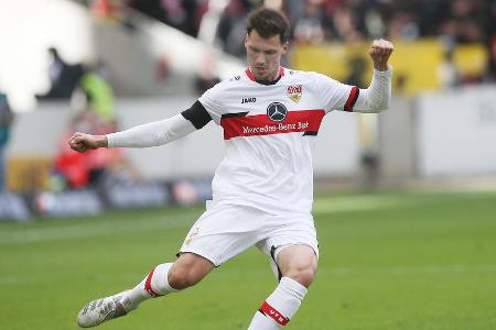 ABWEHR: Pascal Stenzel - Note: 4,0 - Hatte selten einen Gegenspieler, der versuchte, ihn bis zur Grundlinie hinten zu fordern. Führte auch deshalb nur wenige Zweikämpfe. Gerade das Einrücken funktionierte bei ihm aber nicht immer optimal. Rutschte vor dem zweiten Gegentor obendrein weg. Vorne hingegen einmal fast mit einem Treffer (60.).