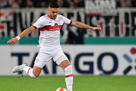 Konstantinos Mavropanos - Note: 3,0 - Stieß vor dem 0:1 unglücklich mit dem eigenen Mann zusammen und öffnete so die Lücke für Haaland. Hatte in der Folge eine kurze Schwächephase, schüttelte die Unsicherheit aber nach und nach ab. Häufte mit Abstand die meisten gelungenen Defensivaktionen beim VfB an. Im Spielaufbau stimmte seine Quote aber nicht durchgängig.