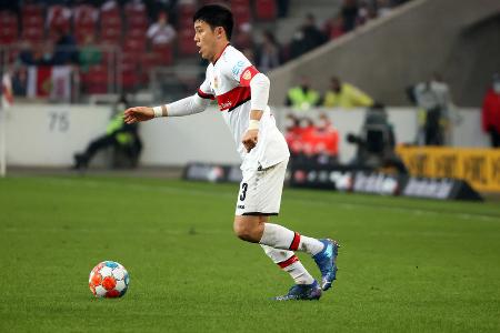 Wataru Endo - Note: 3,0 - War mit seinen Antritten im Mittelfeld teilweise kaum zu halten und bot gerade im Konterspiel einige richtig gute Impulse an. Profilierte sich auch gegen Ball, indem er die Räume eng machte. Mitunter wurde er allerdings zu passiv.