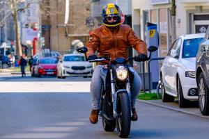 Billiger zur Arbeit mit dem E-Motorrad?
