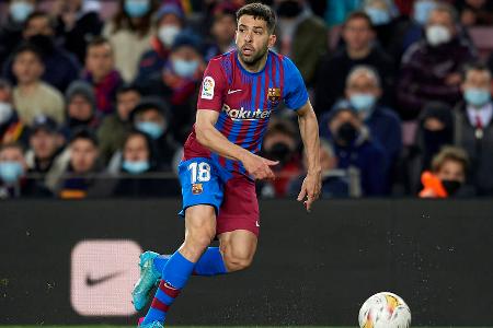 Jordi Alba - Note: 5,0 - Schaltete sich im Ballbesitz vielfach mit ins Mittelfeld ein. Sammelte so hohe Spielanteile, brachte in Richtung Tor erst viel zu spät überhaupt etwas zustande. In der Defensive vom pfeilschnellen Knauff mehr als einmal vorgeführt.