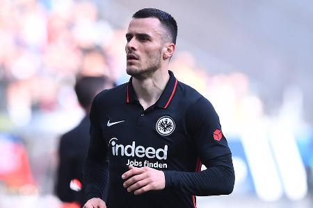 Filip Kostic - Note: 1,0 - Nutzte den frühen Elfmeter zur Führung (3.). War auch in der Folge bei den Kontern der Eintracht vielfach prägend. Bereitete mit viel Einsatz den zweiten Treffer vor, nachdem er mehrere Gegner auf sich gezogen hatte. Machte mit seinem zweiten Treffer selbst dann alles klar (67.). Hatte danach kurz eine Phase, wo ihm alles gelang.
