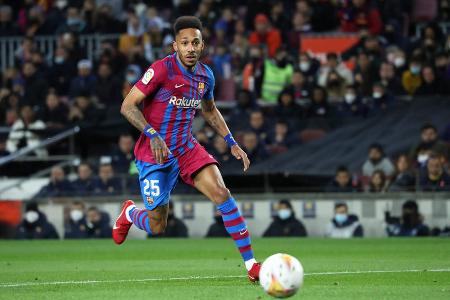Pierre-Emerick Aubameyang (bis 62.) - Note: 5,0 - Wirkte in der Sturmspitze über weite Strecken isoliert. Vergab seine ersten Chance per Kopf, nach einer unplatzierten Flanke von Dembélé (10.). Ließ später sogar eine Hundertprozentige aus (55.). Ansonsten praktisch ohne Szenen. Deshalb war der frühere BVB-Profi nah dran am Totalausfall.