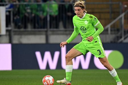 Sebastiaan Bornauw - Note: 5,5 - War nach solider Anfangsphase das Sinnbild für den defensiven Kollaps. Ließ sich vor dem 0:1 von Rothe beim Eckstoß ausmanövrieren. Kam beim zweiten Gegentreffer wieder einen Schritt zu spät. Fand in der Phase vor der Pause überhaupt keine Antworten auf die Angriffe der Dortmunder. Agierte vor dem fünften Gegentor kopflos, vor dem sechsten schlicht zu langsam.