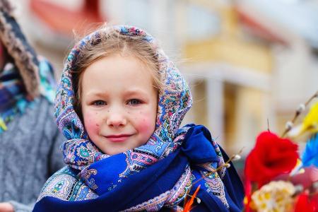Verhüllt, versteckt, verbrannt: So feiern andere Länder Ostern