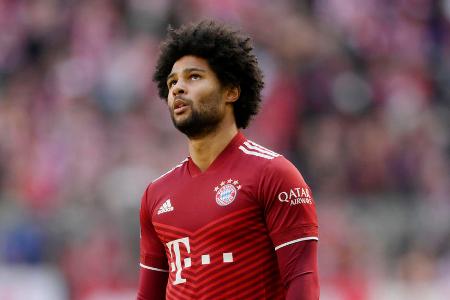 Serge Gnabry (bis 89.) - Note: 2,5 - War äußerst engagiert und verwickelte Laursen fast im Minutentakt in Duelle, die er auch beinahe alle für sich entschied. Im Laufe der ersten Halbzeit blieb er dann aber immer öfter hängen. Kurz vor der Halbzeit traf er schließlich eiskalt zum 2:0. Zeigte die größte Zielstrebigkeit in der Offensive der Gäste.