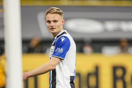 Amos Pieper - Note: 2,5 - Hatte sehr viel zu tun und löste die meisten Aufgaben pflichtbewusst. Hätte mit seinem langen Ball auf Okugawa beinahe den Ausgleich vorbereitet. An ihm persönlich gab es kaum ein Vorbeikommen. Hatte in der 63. Minute selbst die Chance zum Anschlusstreffer. Eine souveräne Leistung.