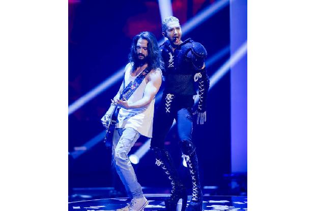 Die Brüder Tom und Bill Kaulitz sind sauer, weil der größte Hit ihrer Band Tokio Hotel, 'Durch den Monsun', in der nicht gerade gelungenen RTL-Show 'Die Passion' verwendet wurde. Hätten sie geahnt, wa ... Die Brüder Tom und Bill Kaulitz sind sauer, weil der größte Hit ihrer Band Tokio Hotel, 'Durch den Monsun', in der nicht gerade gelungenen RTL-Show 'Die Passion' verwendet wurde. Hätten sie geahnt, wa ...