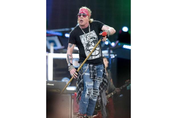 …Guns N' Roses, und Dave Grohl von den Foo Fighters unterstützte sie in ihrer Entscheidung: 