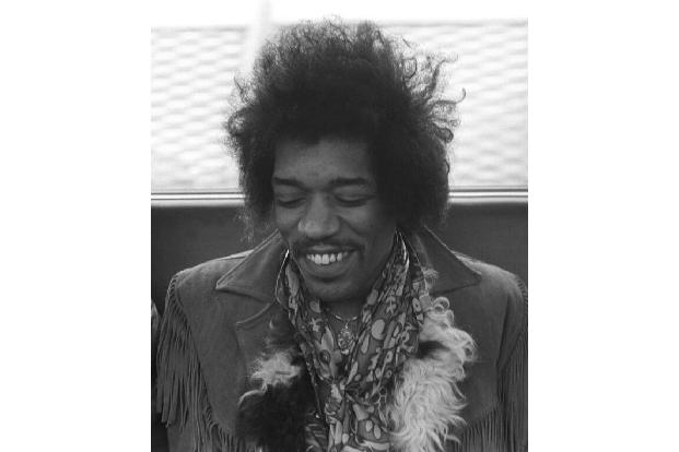Regisseur Nigel Cole wünschte sich für seinen Film 'Grasgeflüster', der im Jahr 2000 in die Kinos kam, einen Song von Jimi Hendrix, doch dessen Erben sträubten sich, ihre Zustimmung zu geben: Man woll ...